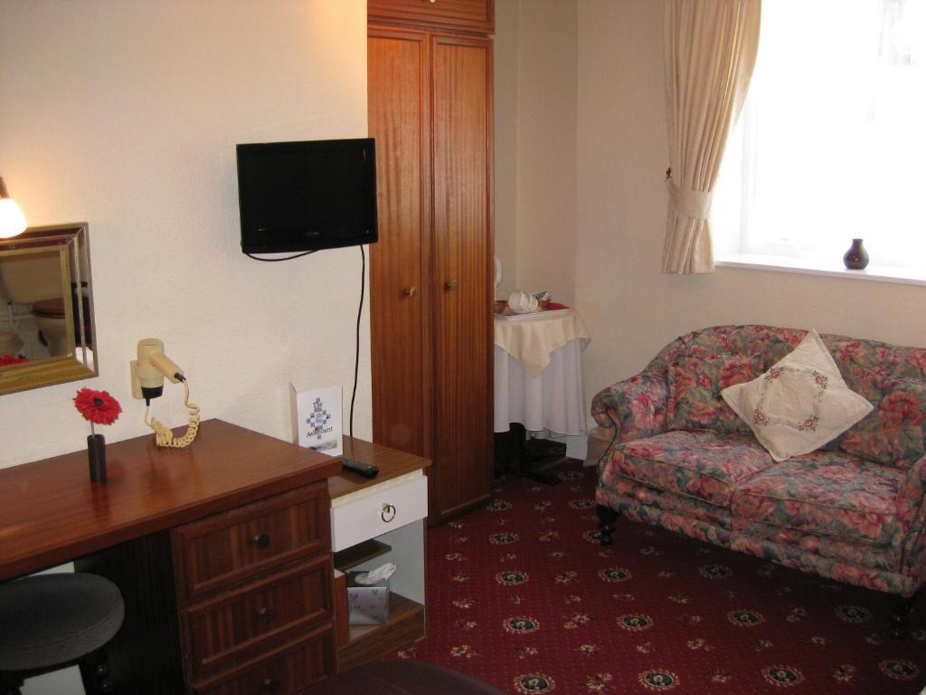 The Ashmount Hotel Rhos-on-Sea Room photo